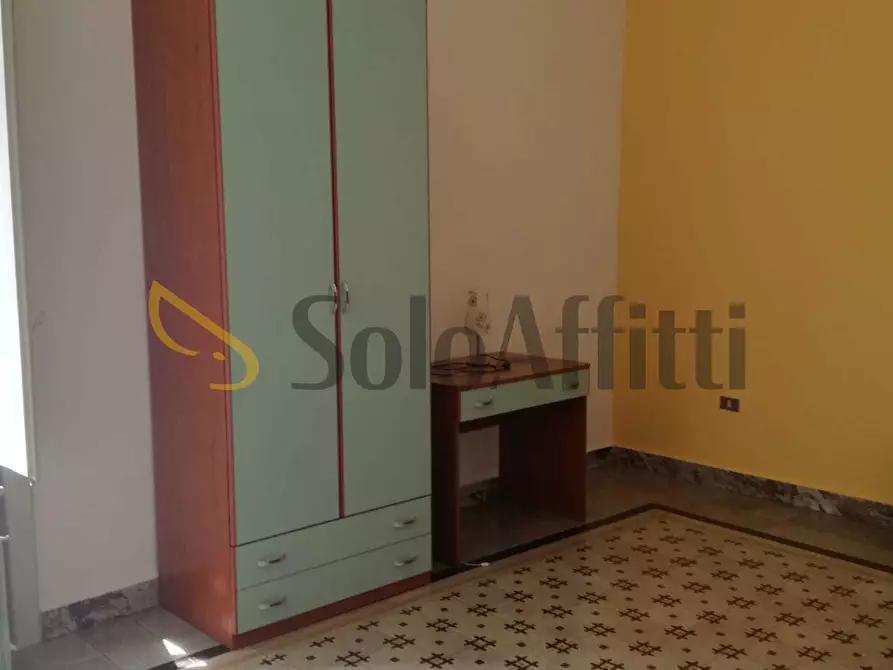 Immagine 8 di Stanza singola in affitto  a Catania