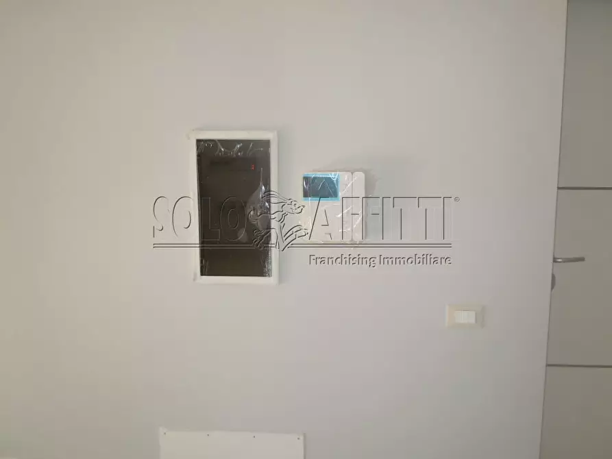 Immagine 10 di Ufficio in affitto  a Catanzaro