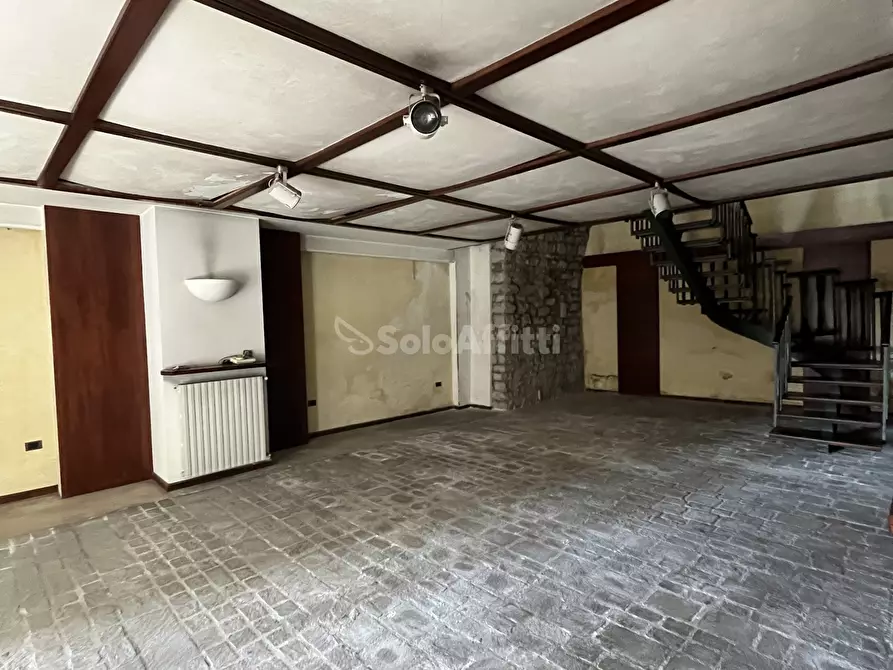 Immagine 4 di Locale commerciale in affitto  in Via Nicola Vaccaro a Potenza