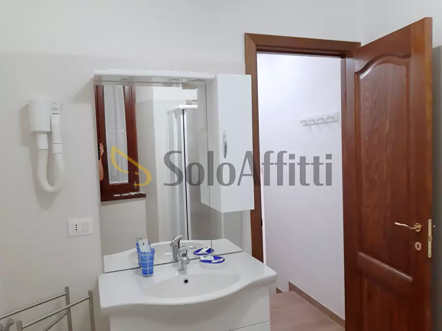 Immagine 7 di Bilocale in affitto  a Osimo