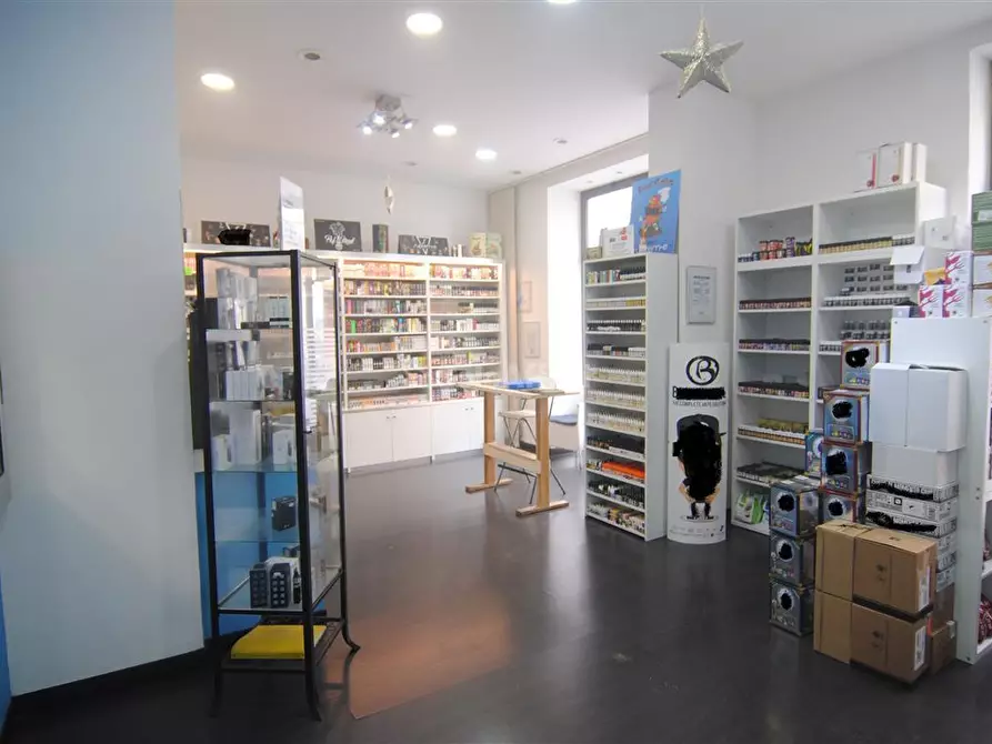 Immagine 4 di Locale commerciale in affitto  in Corso Amedeo 100 a Livorno