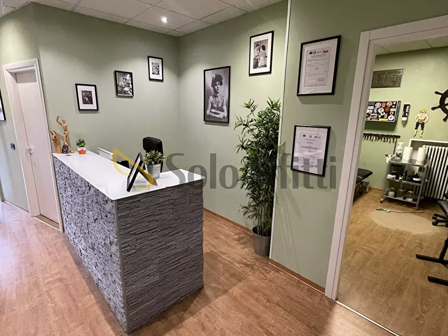 Immagine 1 di Locale commerciale in affitto  in Via Gradisca 7 a Rivoli