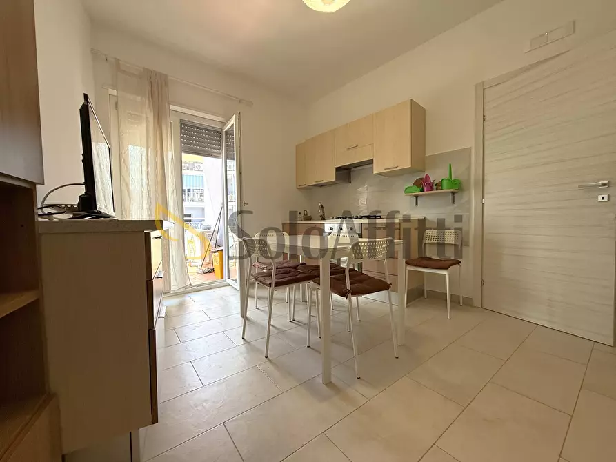 Immagine 1 di Trilocale in affitto  a Montauro