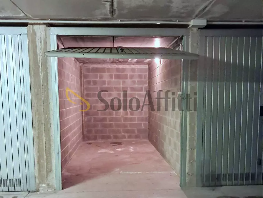 Immagine 11 di Garage in affitto  in Via Giustizia e Libertà 1 a Como