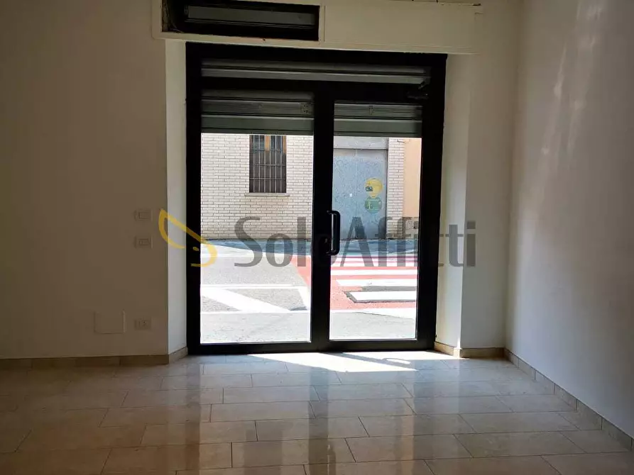 Immagine 1 di Locale commerciale in affitto  in Via Guglielmo Marconi 70 a Saronno