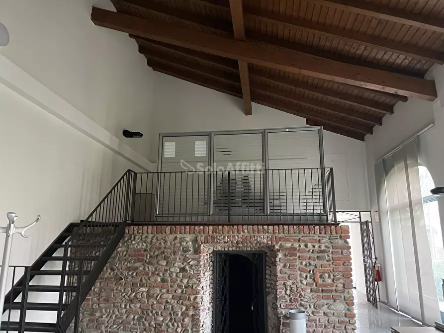 Immagine 26 di Locale commerciale in affitto  in Piazza Baracca 18 a Buscate