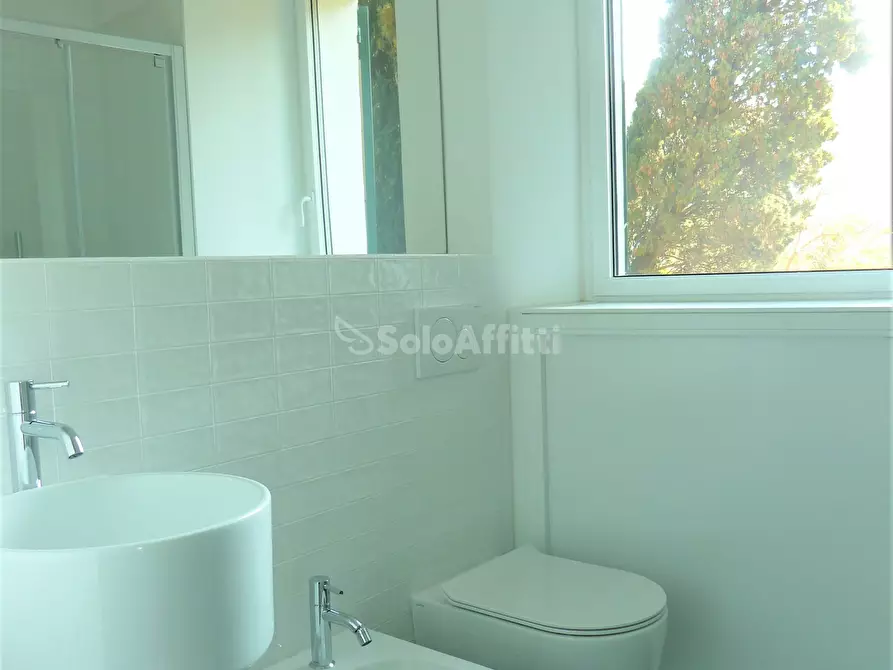 Immagine 19 di Trilocale in affitto  in Piazza Dante Alighieri 4 a Bordighera