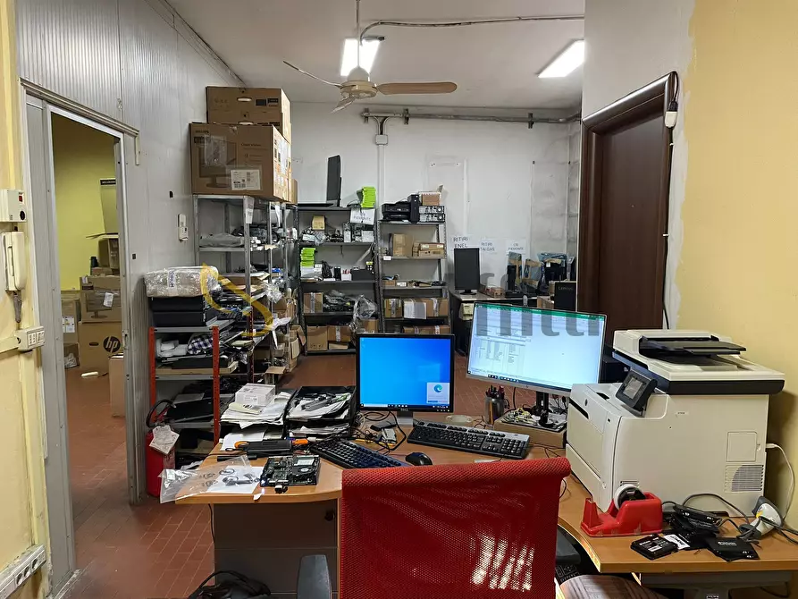 Immagine 6 di Magazzino in affitto  in Via Pettinengo a Torino