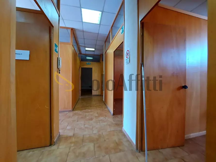 Immagine 8 di Locale commerciale in affitto  in Via del Tempio della Fortuna a Fiumicino