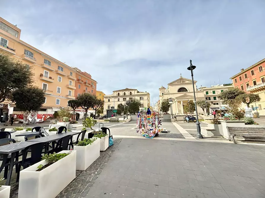 Immagine 28 di Trilocale in affitto  in Piazza Pia a Anzio