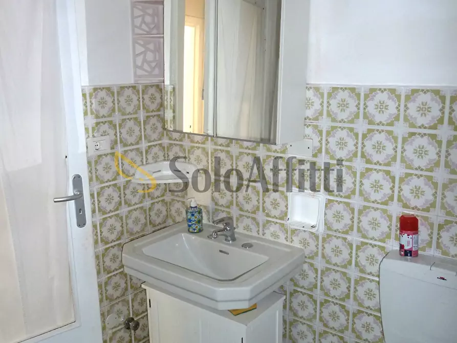 Immagine 17 di Trilocale in affitto  a San Remo