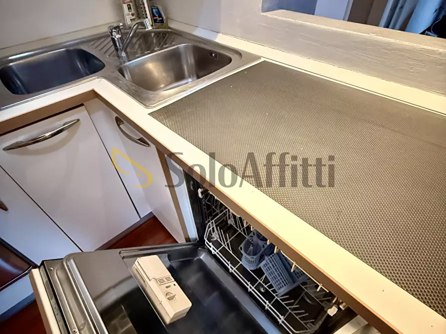 Immagine 29 di Bilocale in affitto  in Via Magenta 37 a Torino