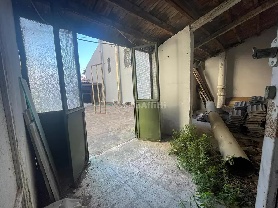 Immagine 9 di Locale commerciale in affitto  in Via A.S. Mazzocchi 2323 a Caserta