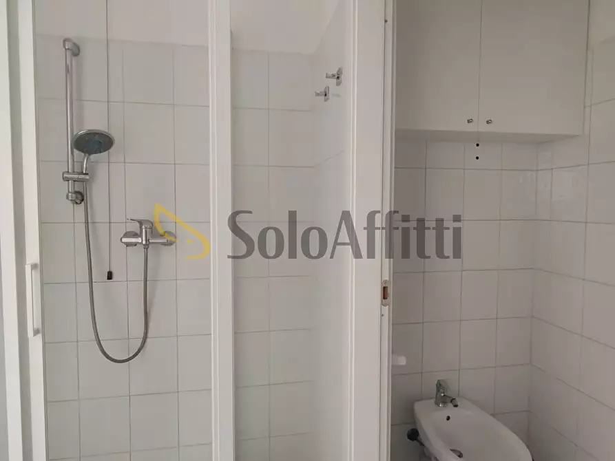 Immagine 11 di Bilocale in affitto  a Gallarate
