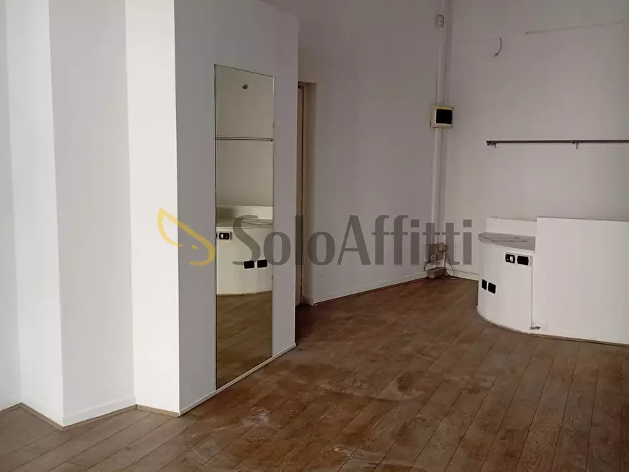 Immagine 6 di Locale commerciale in affitto  a Gallarate