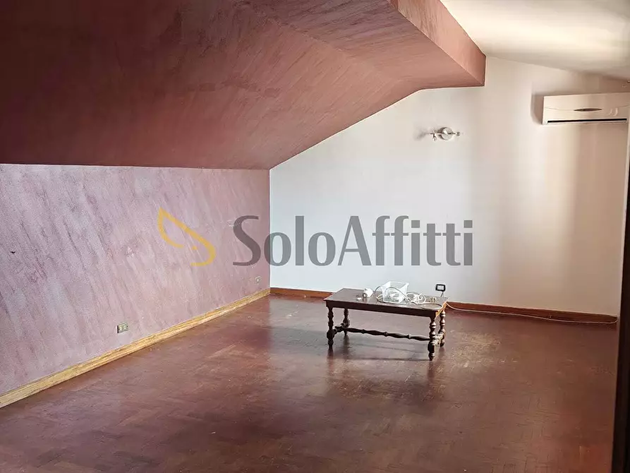 Immagine 6 di Bilocale in affitto  a Viagrande