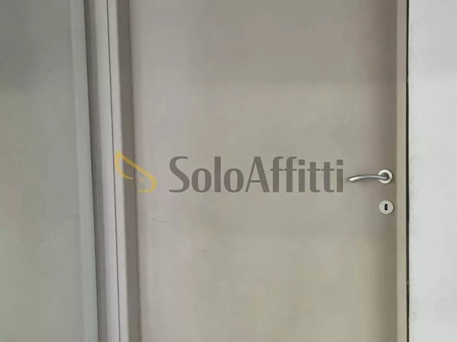 Immagine 22 di Locale commerciale in affitto  in Via Luigi Cibrario 46 bis/A a Torino