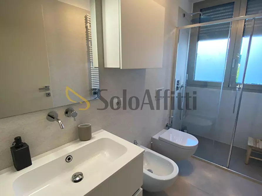 Immagine 29 di Quadrilocale in affitto  in Viale dei Mille 1 a Riccione