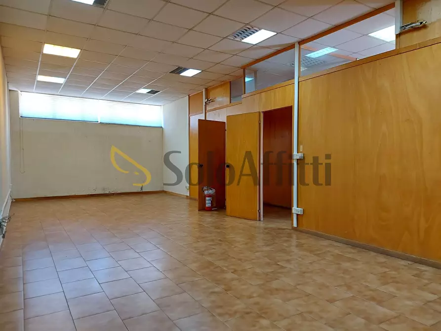 Immagine 9 di Locale commerciale in affitto  in Via del Tempio della Fortuna a Fiumicino