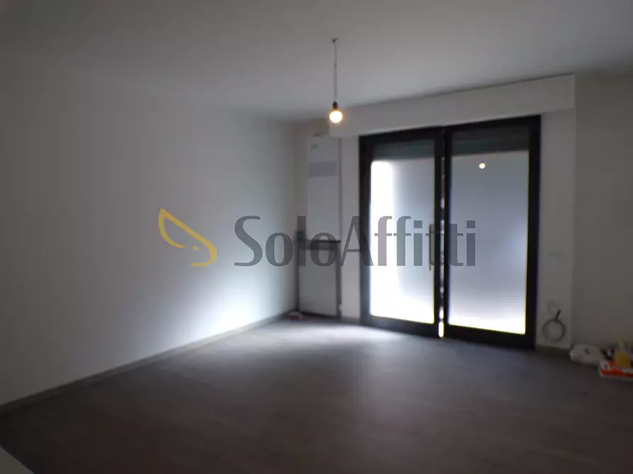 Immagine 4 di Ufficio in affitto  in Via Eredi Farina 19 a Pavia