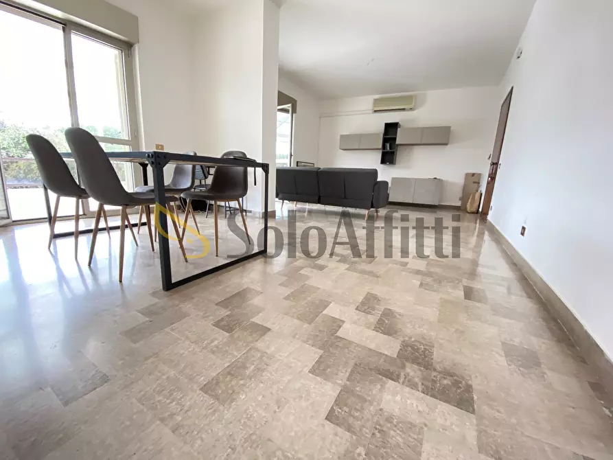 Immagine 3 di Attico in affitto  in Corso Pietro Giannone 194 a Caserta