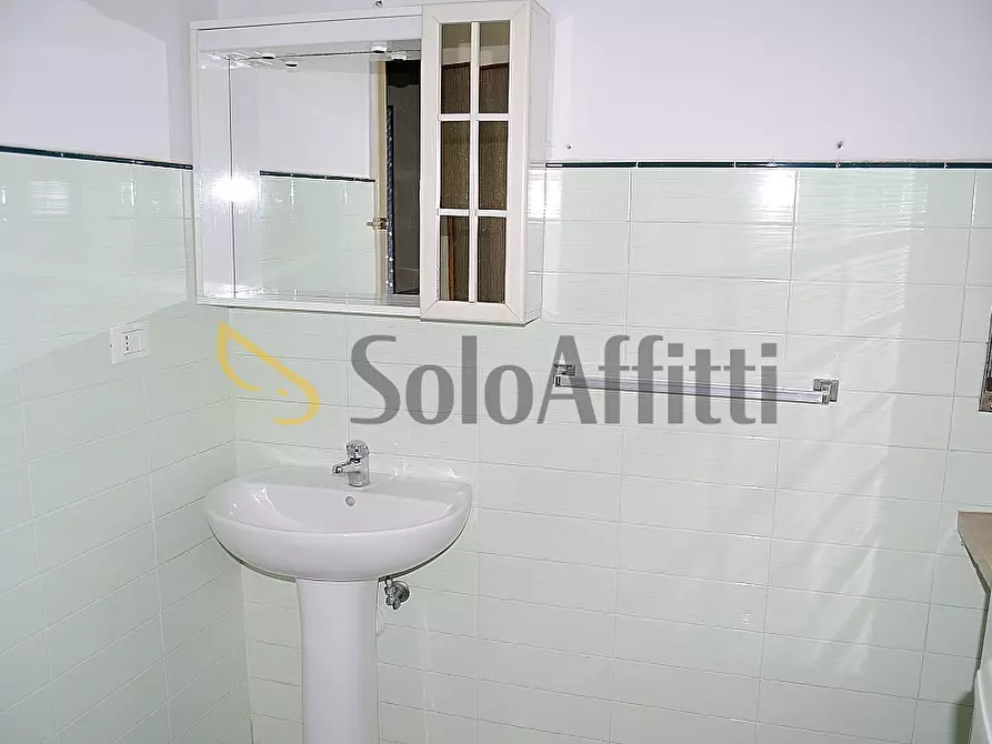 Immagine 5 di Trilocale in affitto  in Via Cavour 4 a Settimo Torinese