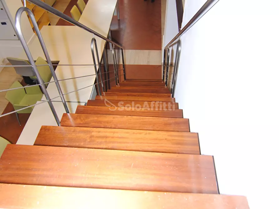 Immagine 18 di Locale commerciale in affitto  a Livorno