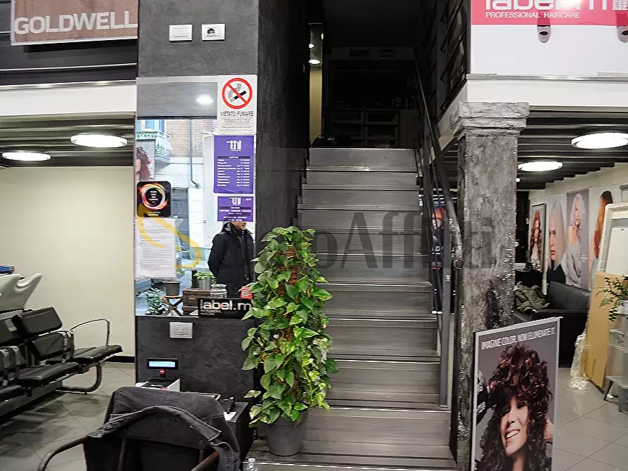 Immagine 12 di Locale commerciale in affitto  in Via Vittorio Asinari di Bernezzo 33d a Torino