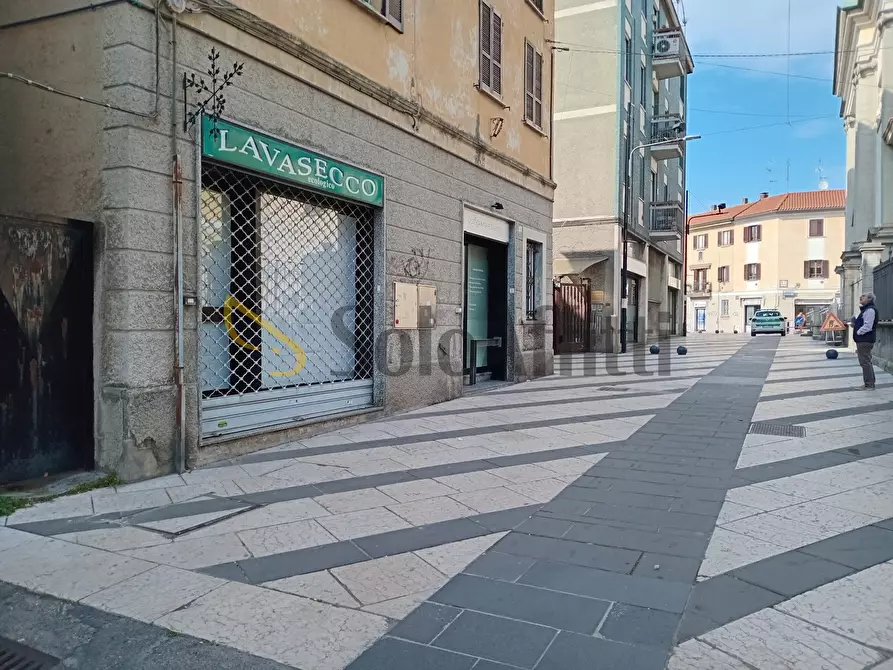 Immagine 1 di Locale commerciale in affitto  in Via Giovanni Giussani 2 a Nova Milanese