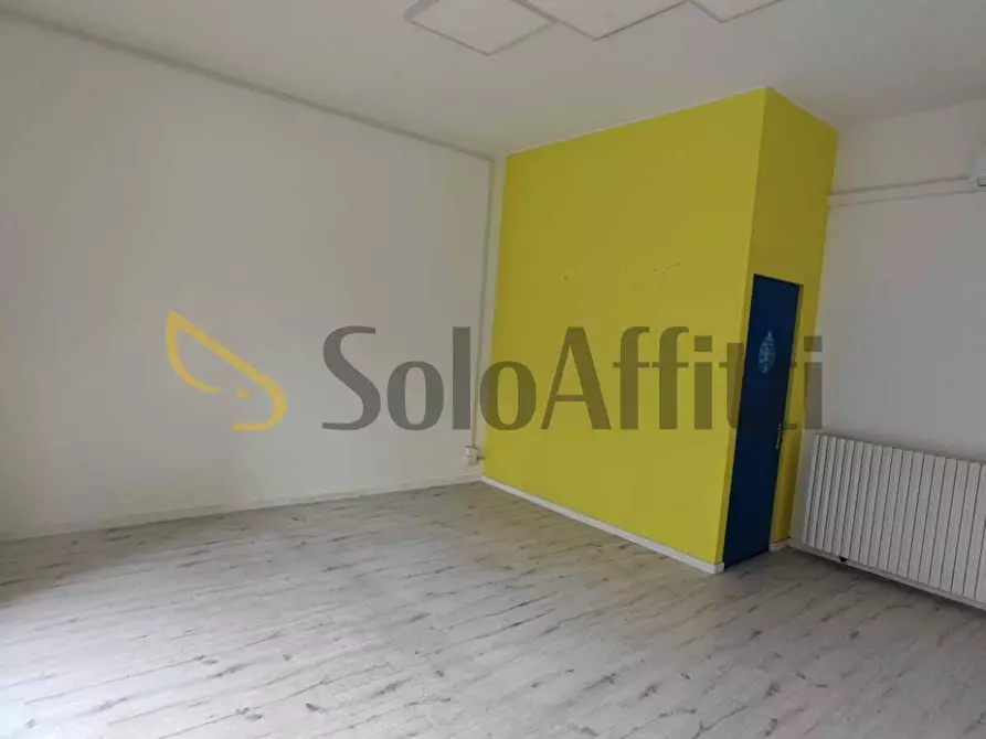 Immagine 17 di Locale commerciale in affitto  in Piazzale Caduti Saronnesi 8 a Saronno