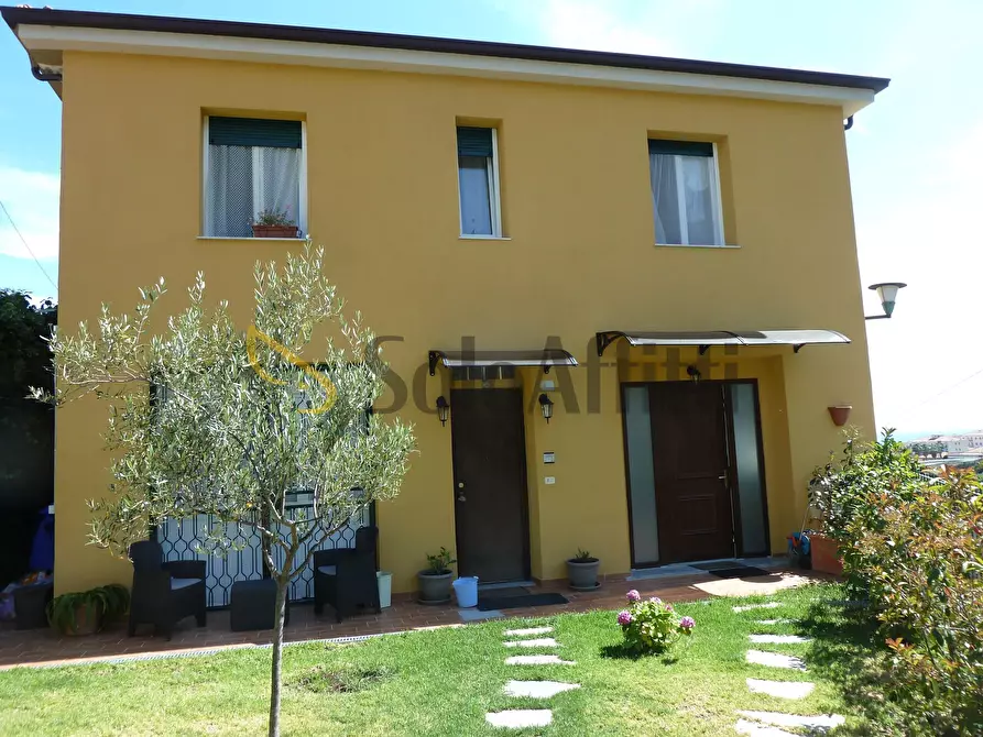 Immagine 1 di Trilocale in affitto  in Via Ortassi 44 a Santo Stefano Al Mare