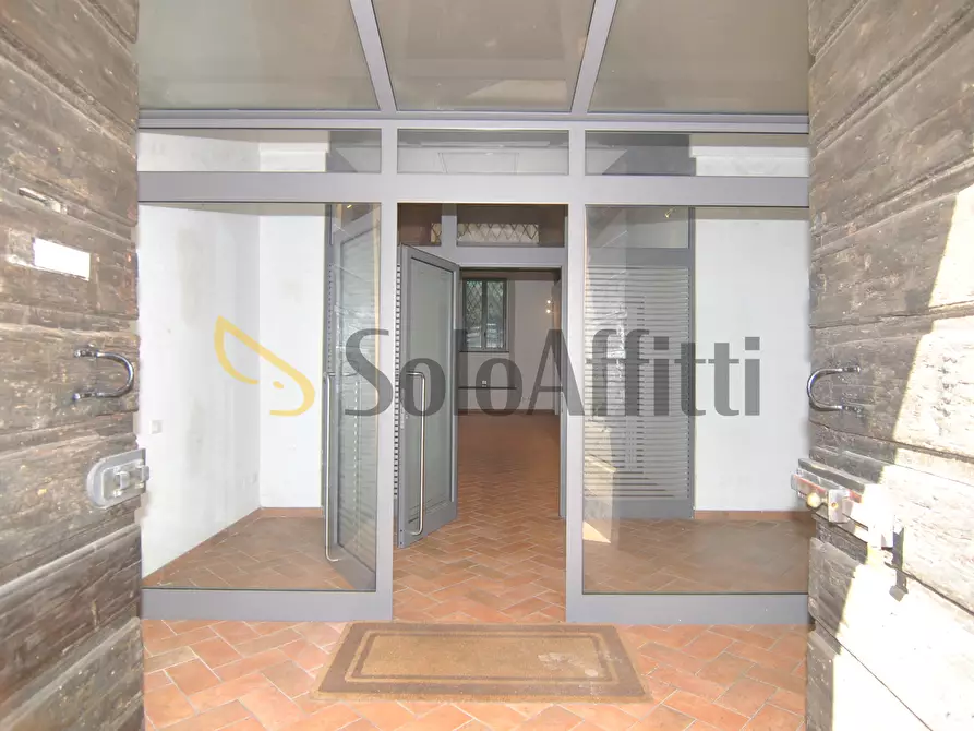 Immagine 2 di Ufficio in affitto  a Livorno