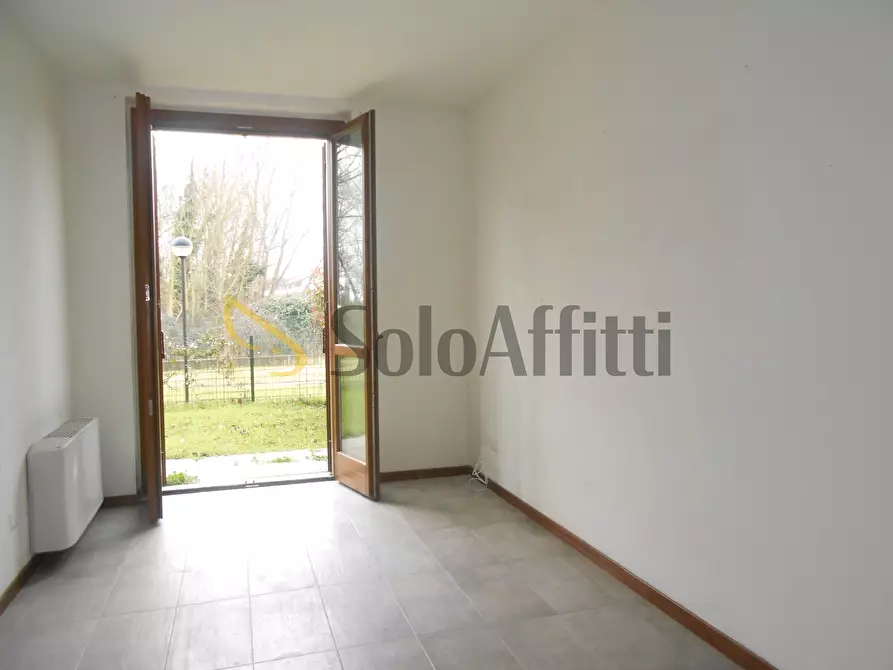 Immagine 12 di Quadrilocale in affitto  in Via Madonna a San Martino Siccomario