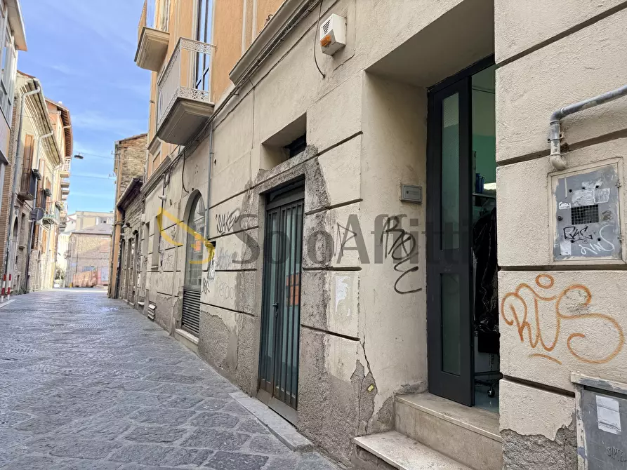 Immagine 17 di Locale commerciale in affitto  in Via Pretoria 117 a Potenza