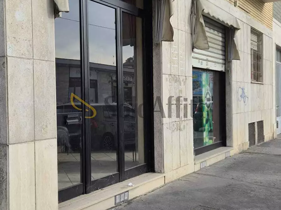 Immagine 2 di Locale commerciale in affitto  in VIA ERITREA 49 a Torino