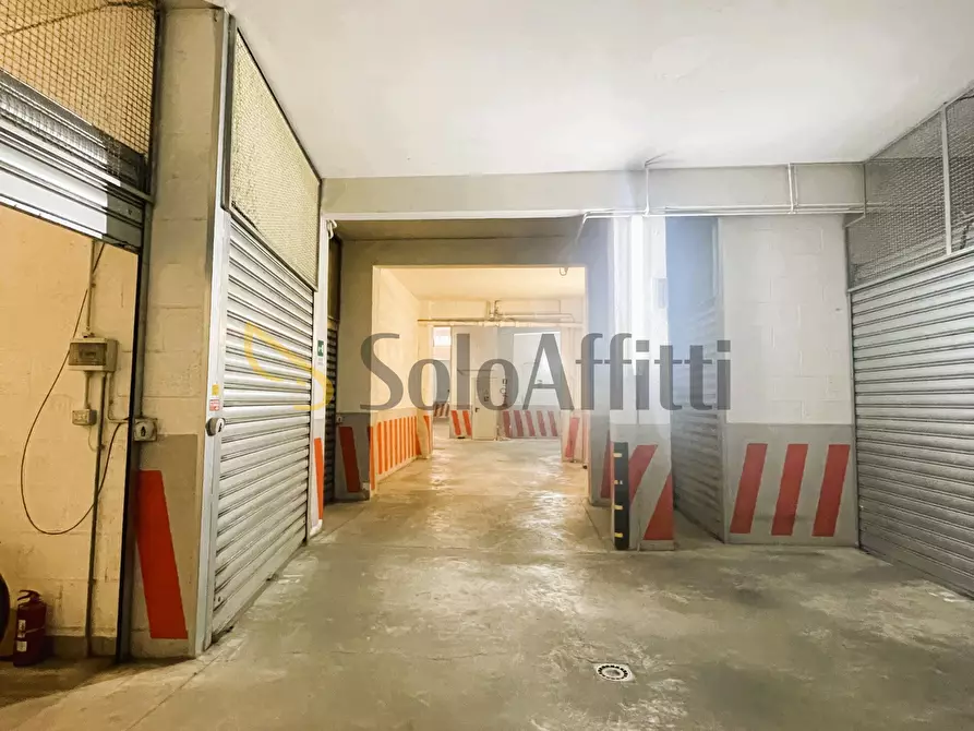 Immagine 6 di Garage in affitto  in via Pietro Mengoli 25 a Roma