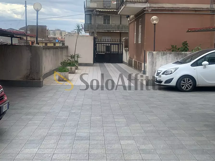 Immagine 37 di Quadrilocale in affitto  in Via Pietro Maroncelli 8 a Catania