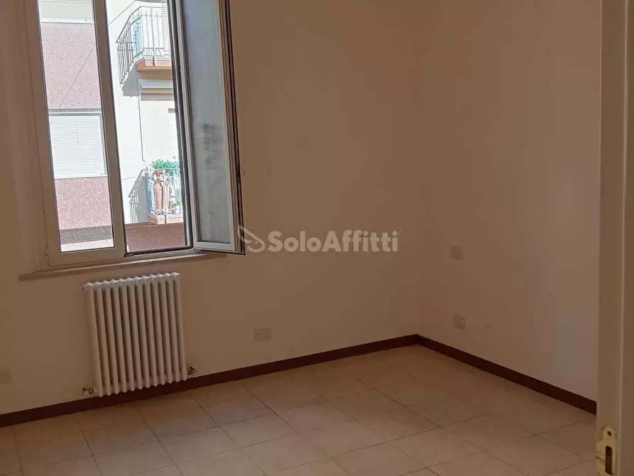 Immagine 9 di Trilocale in affitto  a Falconara Marittima