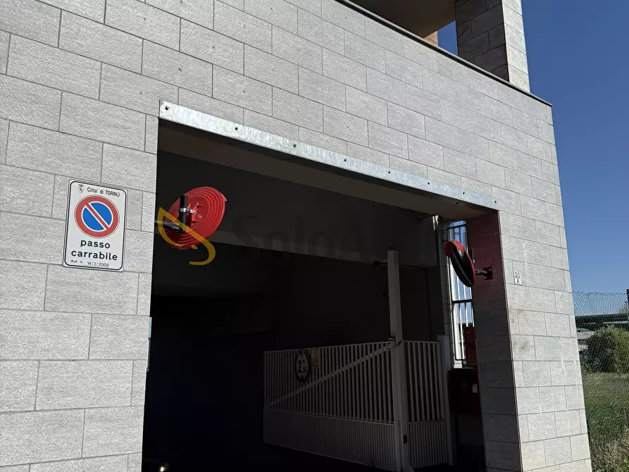 Immagine 1 di Garage in affitto  in Via Arbe 20 a Torino