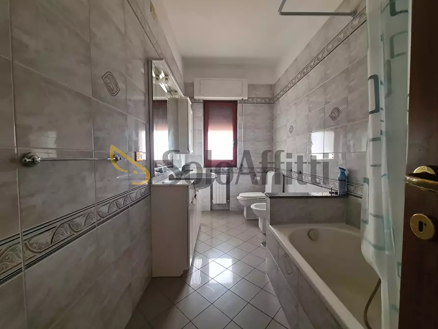 Immagine 10 di Stanza singola in affitto  a Catanzaro