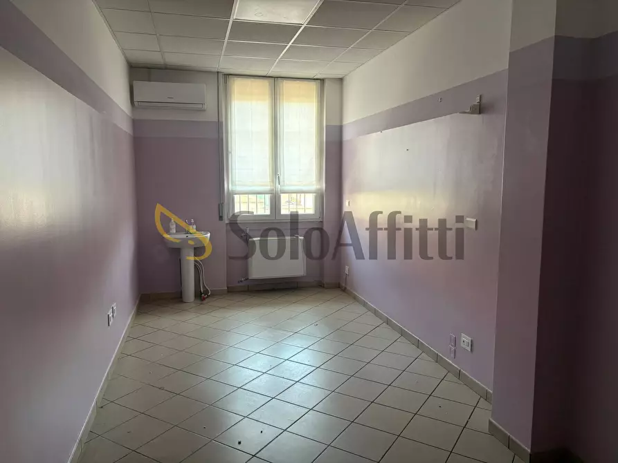Immagine 5 di Locale commerciale in affitto  in Via Contardo Ferrini 42 a Samarate