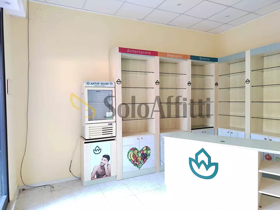 Immagine 7 di Locale commerciale in affitto  in Via della Pisana a Roma