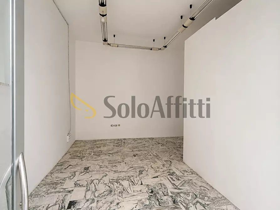 Immagine 4 di Locale commerciale in affitto  in Via Fratelli Bandiera 1 a Potenza