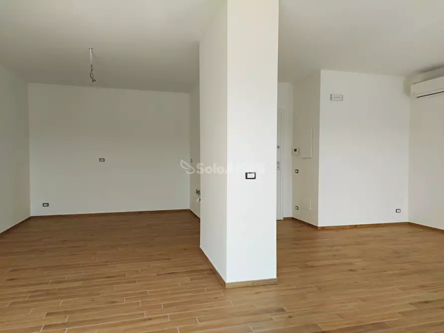 Immagine 16 di Trilocale in affitto  in Via del Castello a Roma