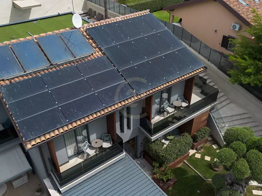 Immagine 28 di Villa in vendita  a Mascalucia