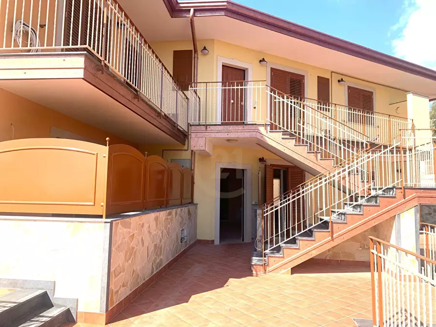 Immagine 1 di Appartamento in vendita  a Trecastagni