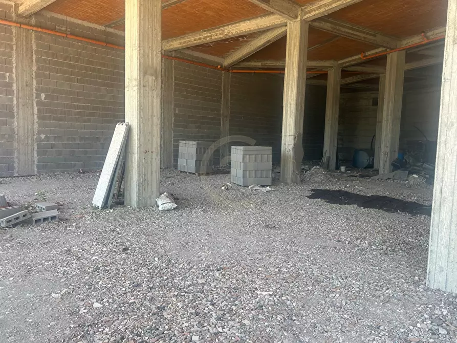 Immagine 6 di Magazzino in vendita  a Belpasso