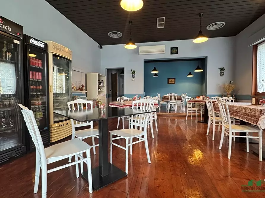Immagine 2 di Bar / Ristorante in vendita  in Via La Spezia 32 a Collecchio