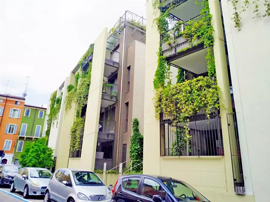 Immagine 28 di Trilocale in vendita  in Borgo delle Grazie 3 a Parma