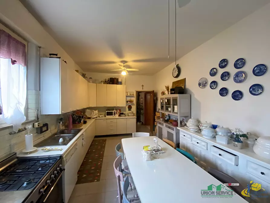 Immagine 27 di Villa in vendita  in Via Giosuè Carducci 3 a Medesano